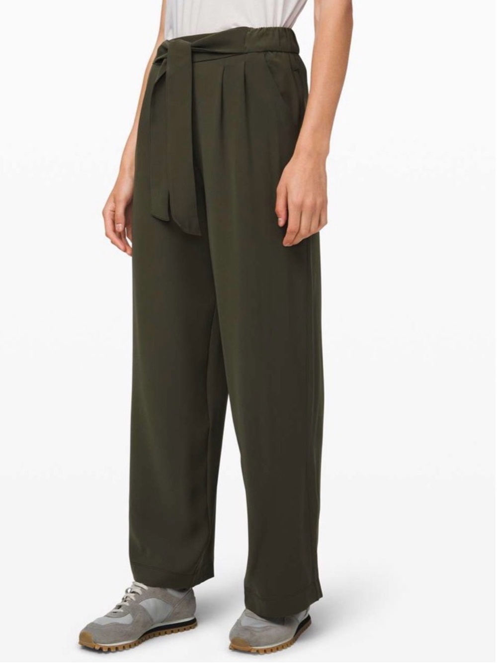Lululemon Noir Pant Dark Olive Size 6 W5BXIS
Quick dry Athleasure Office Sleek